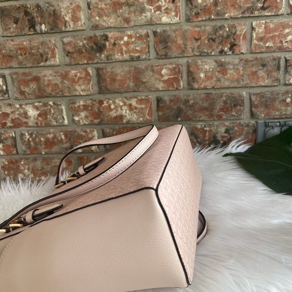 Micheal Kors purse and wallet - Picture 9 of 14